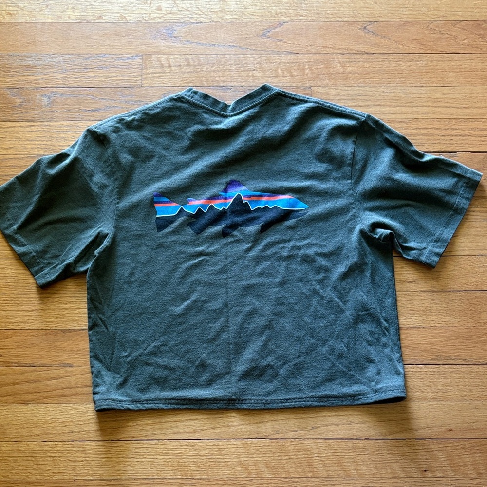 Patagonia Responsibili-Tee green trout cropped t-shirt